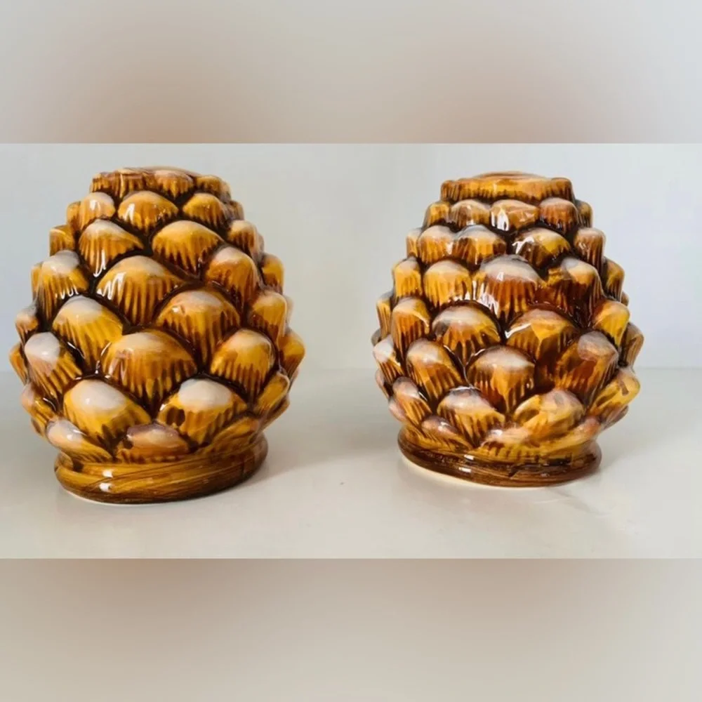 Pine Cone Salt and Pepper Shakers Ceramic Woodland Camp Winter Cottage read*